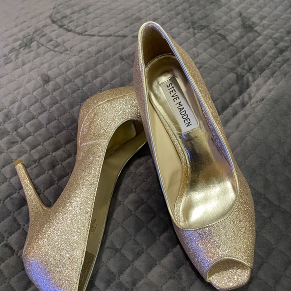 #ShoeCraze - Picture 2 of 8